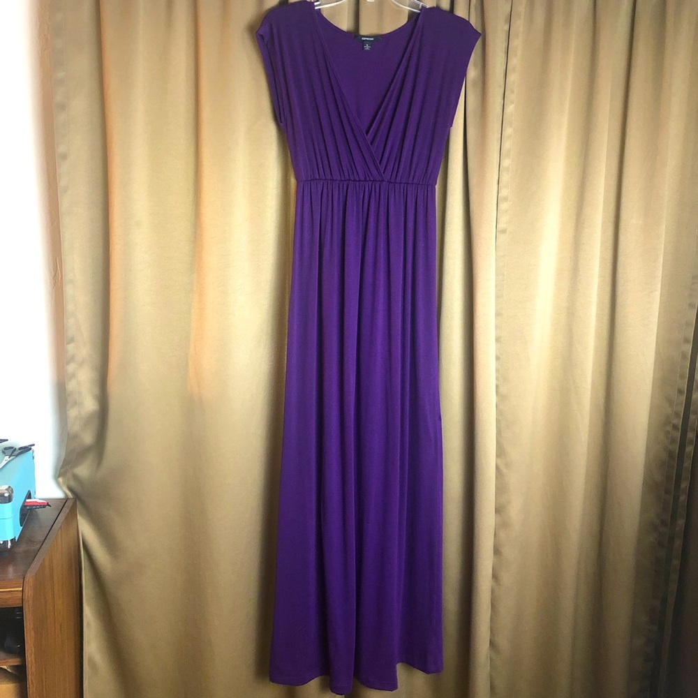 Espresso Long V Neck Short Sleeved Purple Dress